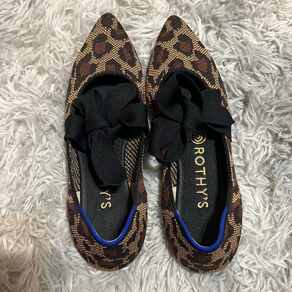 Cheetah print Rothy’s with black bow